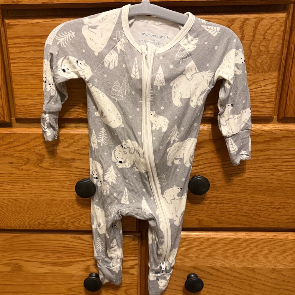 Polar bear Baby Zippy PJs 🐻‍❄️ Newborn NWOT